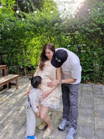 Fai Nichanun母亲节宣布怀二胎 感慨来之不易