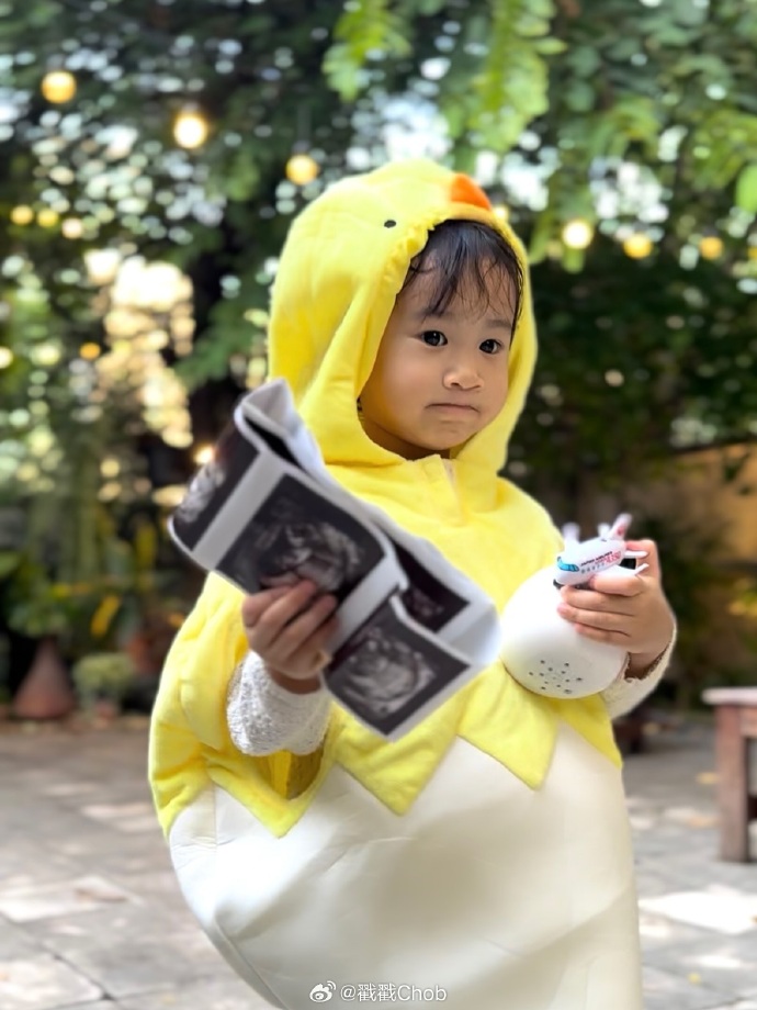 Fai Nichanun母亲节宣布怀二胎 感慨来之不易