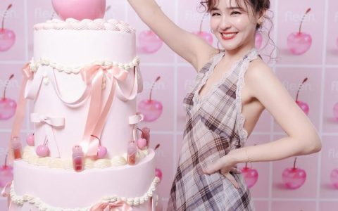 Aom商业纠纷圆满落幕 好友Tina全程力挺送祝福