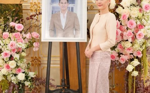 妻子悼念已故丈夫Om逝世一周年 深情告白惹人泪目