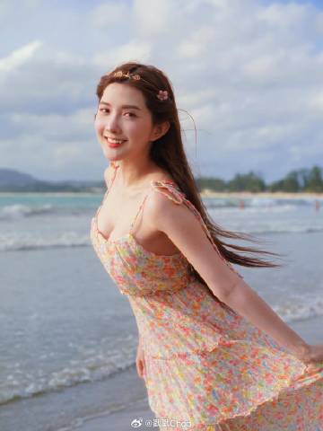 Beer The Voice声援赵露思:看到她的遭遇很心疼