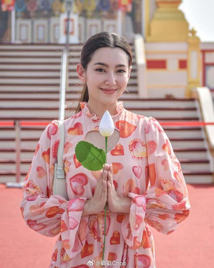 Bella Ranee突宣布闭关修行 将暂别社交媒体