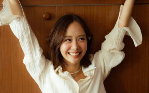 Toey Jarinporn回应James Jirayu喜讯 承认与圈外男性交谈中