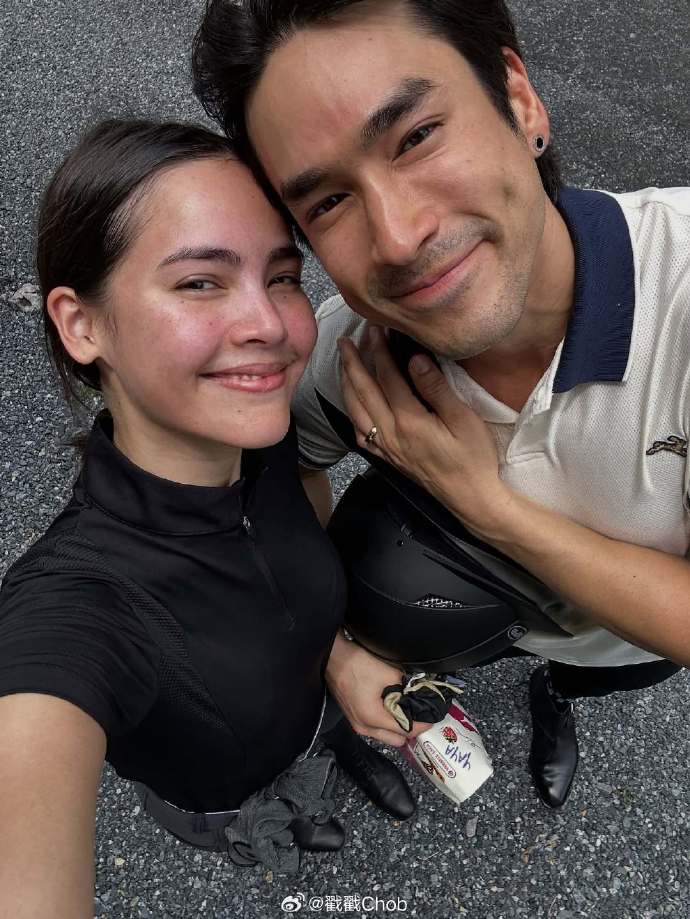 甜炸！Yaya首写周年告白：明年就是Nadech的妻子