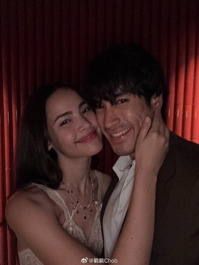 甜炸！Yaya首写周年告白：明年就是Nadech的妻子