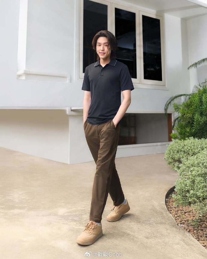 金天鹅奖影帝到手 Billkin Putthipong谦虚回应：是大家给的机会