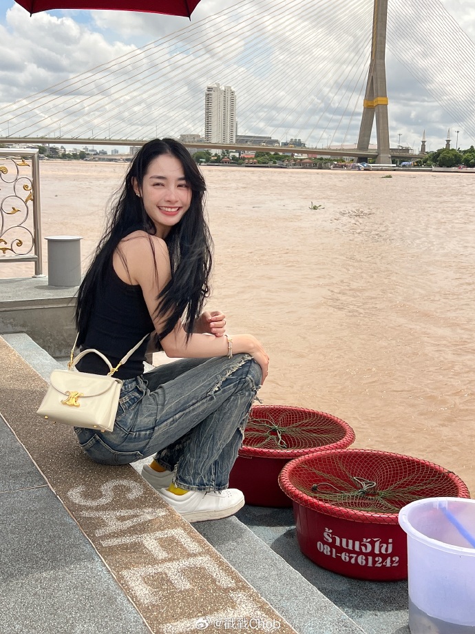 Mint Ranchrawee迎27岁生日 以行善积德开启新一年