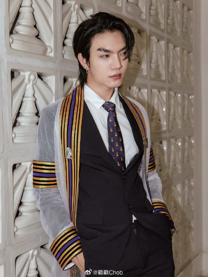 Boat Yongyut获朱拉硕士学位 真情致谢家人与粉丝