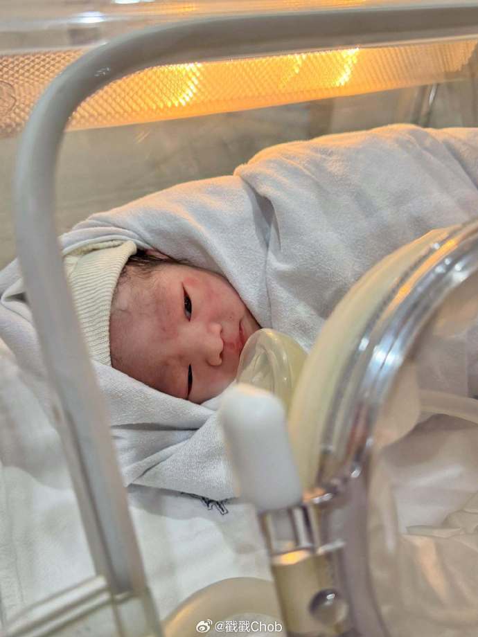 White Nawat不再“为爱所困” 升格当爸爸！