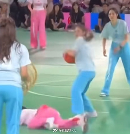 Namfah意外动作致Kaykai摔倒 Mint出面缓颊