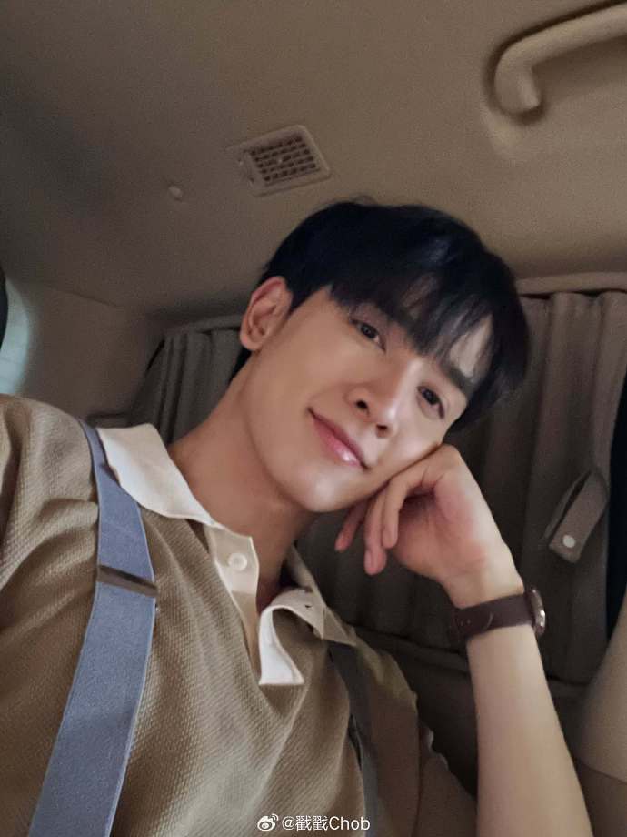 Kongthap Peak飞赴韩国 再登首尔时装周