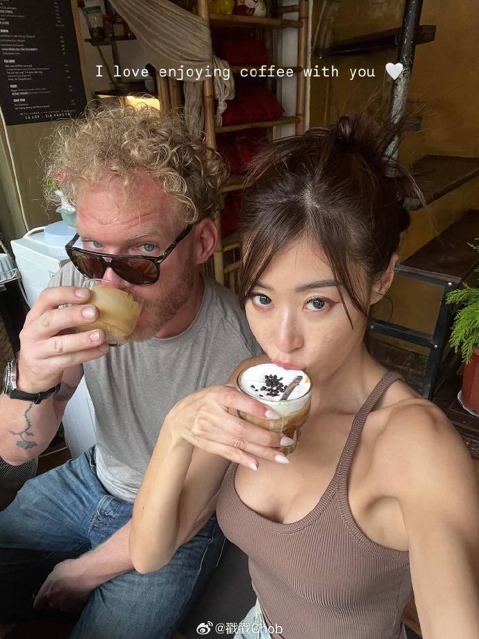 Gypsy Keerati深情告白丈夫 为其庆祝38岁生日