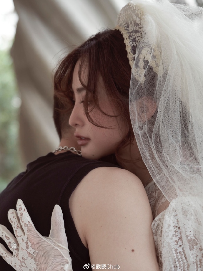 Mild Lapassalan年底大婚 复古婚纱照曝光