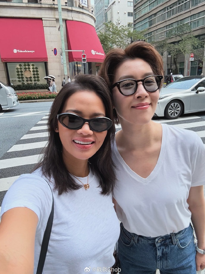 Cheer Thikamporn携绯闻女友同游日本 情侣穿搭超吸睛