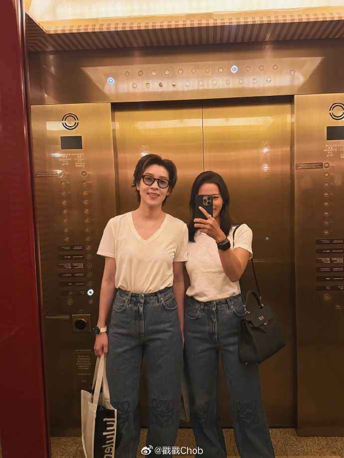 Cheer Thikamporn携绯闻女友同游日本 情侣穿搭超吸睛