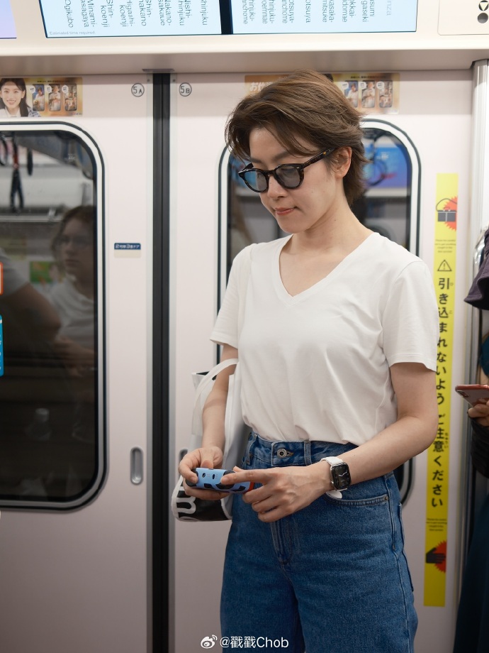 Cheer Thikamporn携绯闻女友同游日本 情侣穿搭超吸睛