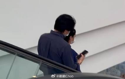 Marie Broenner今按判决到司法部报到 拒回应媒体提问