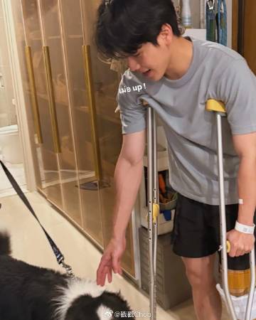 War Wanarat术后现身 谈首次手术经历