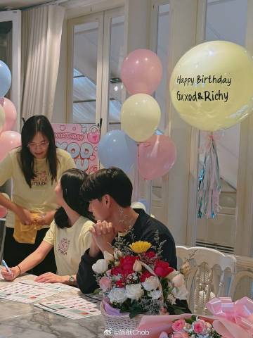 粉丝为Gxxod Itthipat与Richy Oranate办联合庆生会 现场爱意满满