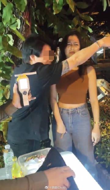 Marie Broenner拒绝酒测被捕 富商男友自称“认识高层”挑衅警察