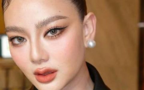 Due Arisara为父亲办最后葬礼 众星到场送别场面温情