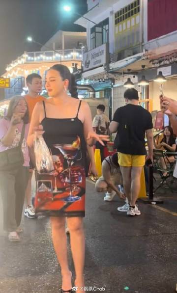 粉丝暖心力挺Due Arisara重返泰国 现身夜市与粉丝亲切互动