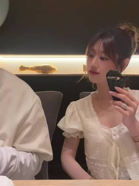 Boy Pakorn与Faye Pornpawee撒糖不断 甜蜜庆生超浪漫