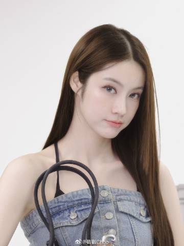 Namtan时尚势头强劲 跻身全球时尚影响力榜单