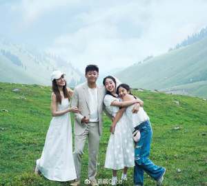 Nonkul Chanon见证姐姐浪漫求婚 曝差点错过旅程