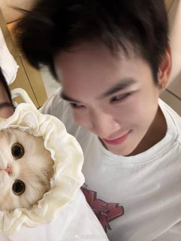 Jaylerr守护女友 Thanaerng Kanyawee调侃他“比病更让人头疼”