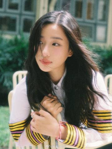 Tu Tontawan毕业照连发 邀粉丝线下共庆