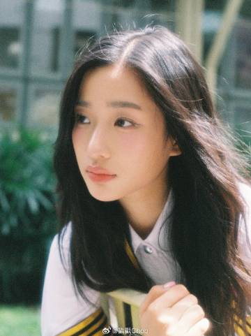 Tu Tontawan毕业照连发 邀粉丝线下共庆