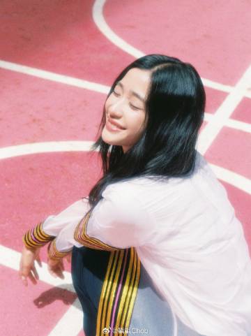 Tu Tontawan毕业照连发 邀粉丝线下共庆