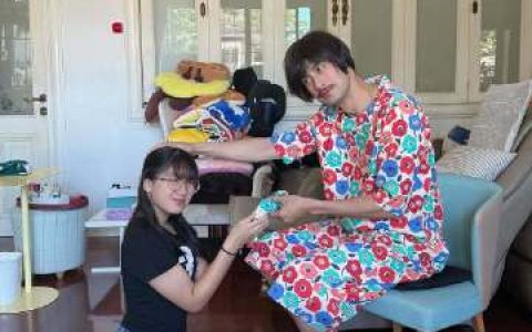 母亲离世首个节日 Boy Pakorn用行动守护妹妹笑容