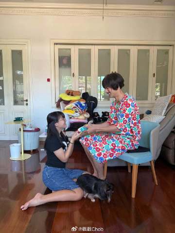 母亲离世首个节日 Boy Pakorn用行动守护妹妹笑容