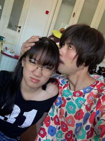 母亲离世首个节日 Boy Pakorn用行动守护妹妹笑容