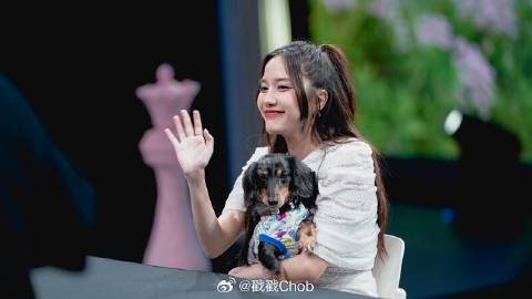 粉丝全球集结 Freen Sarocha 27岁生日盛典