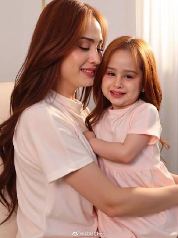 Kwan抱娃亮相庆祝母亲节 网友全网炸锅