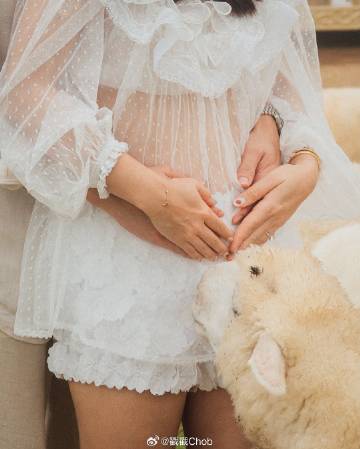 James Jirayu发文证实喜讯！宣布妻子怀孕