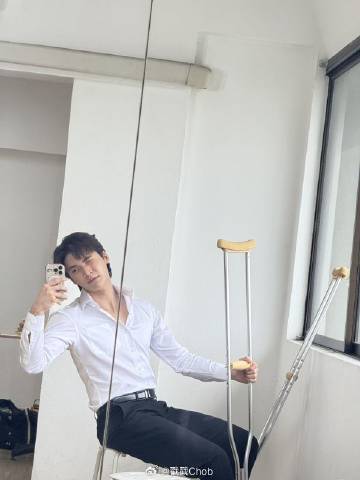 公司证实Pond Ponlawit膝盖伤情严重 需立刻开刀治疗