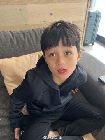 老公越老越帅 Chompoo Araya甜曝Nott魅力胜当年