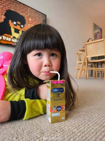 老公越老越帅 Chompoo Araya甜曝Nott魅力胜当年