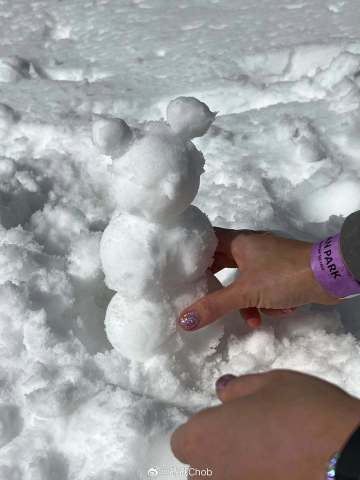 老公越老越帅 Chompoo Araya甜曝Nott魅力胜当年