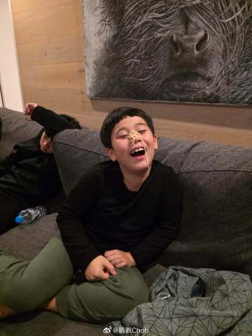 老公越老越帅 Chompoo Araya甜曝Nott魅力胜当年