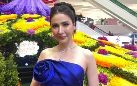 Sririta Jensen为前线士兵送暖 送上祝福与金援