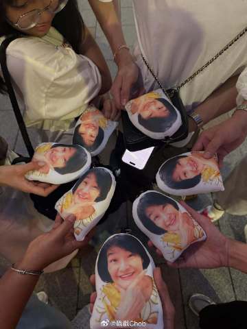 泪目！Boy Pakorn一家赴日本旅行，“妈妈”以另一种方式随行
