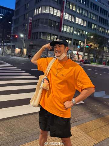 泪目！Boy Pakorn一家赴日本旅行，“妈妈”以另一种方式随行