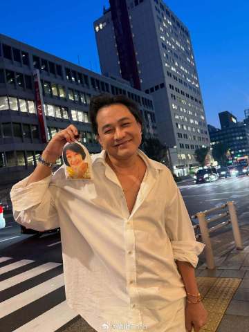 泪目！Boy Pakorn一家赴日本旅行，“妈妈”以另一种方式随行