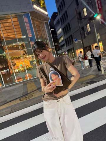 泪目！Boy Pakorn一家赴日本旅行，“妈妈”以另一种方式随行