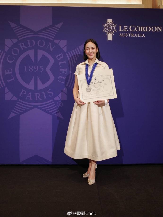 Now Tisanart远赴澳洲2年学烘焙 如今荣耀毕业